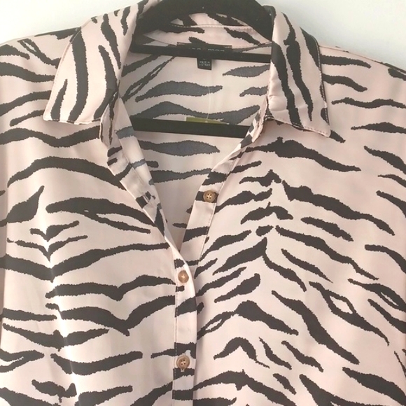 MOA MOA shirt. Pullover w/ button front, zebra print. Whimsy. Corpcore. Medium. - Picture 2 of 14